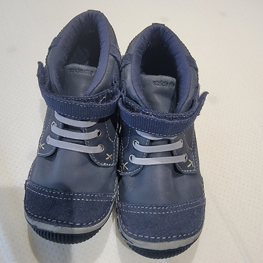 Striderite leather boys boots, 10W.